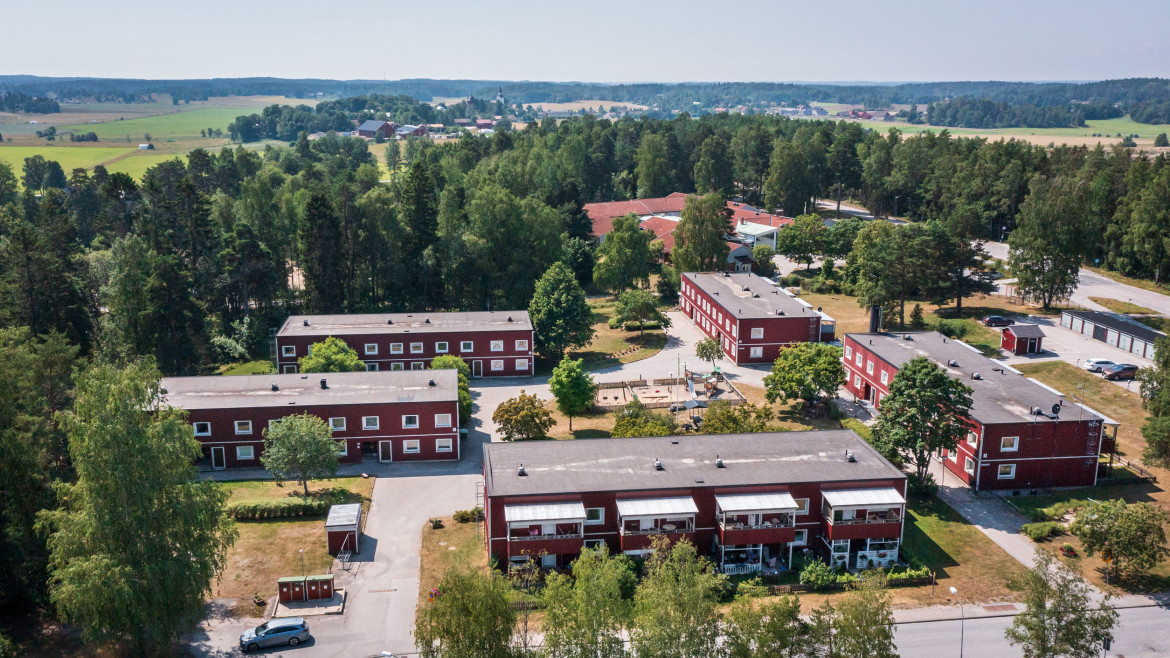 Fasadmålning på Carl Bondes väg